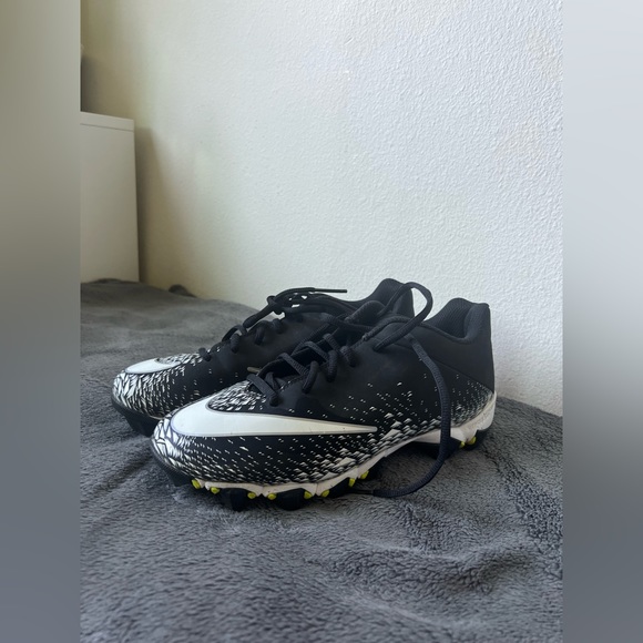Nike Shoes Nike Soccer Cleats Size 6 Gently Worn Black And White